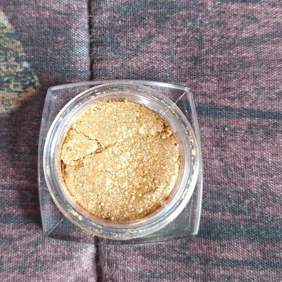 ✨ L’Oréal Infallible 24HR Eyeshadow – Eternal Sunshine (997) ✨ - Picture 1 of 2